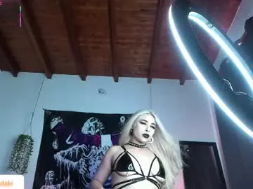 avrill_morgan – webcam model profile photo Image 10