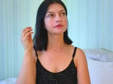 little_yena – webcam model profile photo Image 13