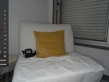 hina_porn – webcam model profile photo Image 5