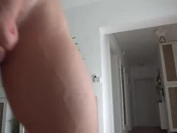 glasses_cat – webcam model profile photo Image 12