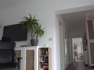 glasses_cat – webcam model profile photo Image 2