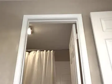 _Abril-Office1 – webcam model profile photo Image 12