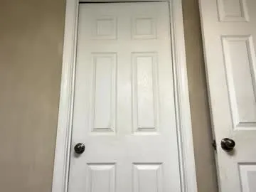 _Abril-Office1 – webcam model profile photo Image 19