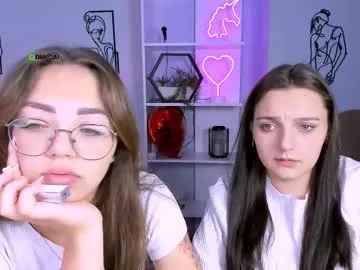 pantyless – webcam model profile photo Image 15