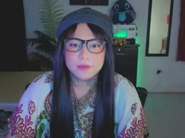 alonehazel – webcam model profile photo Image 6