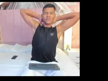 hunkwithglasses – webcam model profile photo Image 5