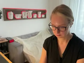 alexahandler – webcam model profile photo Image 12