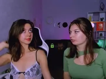 mila_glow – webcam model profile photo Image 10