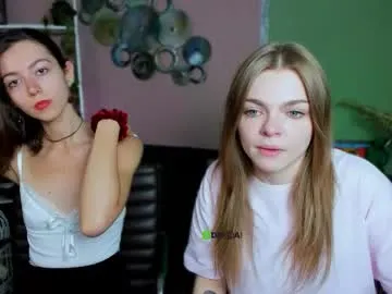 mila_glow – webcam model profile photo Image 3