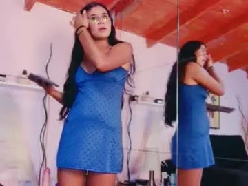 Youlalia – webcam model profile photo Image 4