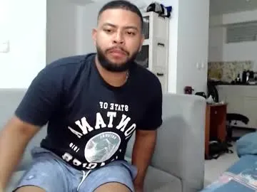 TOP_po – webcam model profile photo Image 13