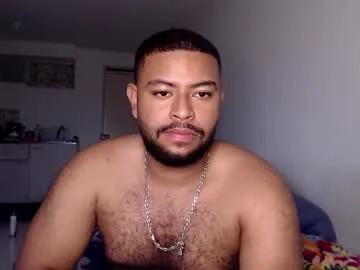 TOP_po – webcam model profile photo Image 2