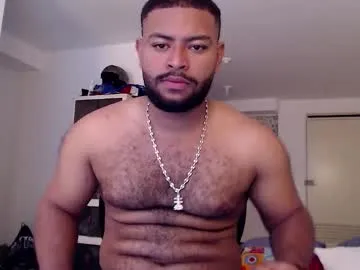 TOP_po – webcam model profile photo Image 6