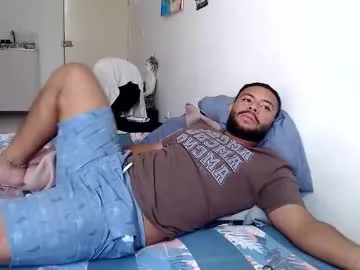 TOP_po – webcam model profile photo Image 9