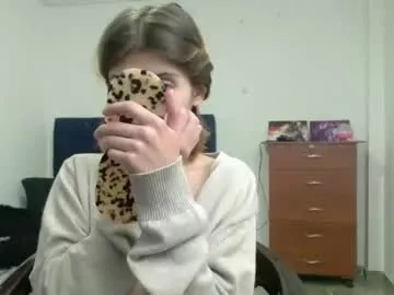 TOP_po – webcam model profile photo Image 2