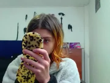 TOP_po – webcam model profile photo Image 6