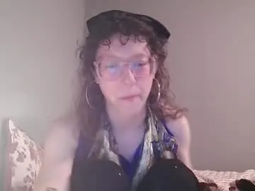 uwuxo – webcam model profile photo Image 12