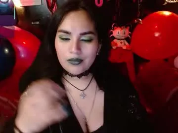 crystal_rouge – webcam model profile photo Image 14