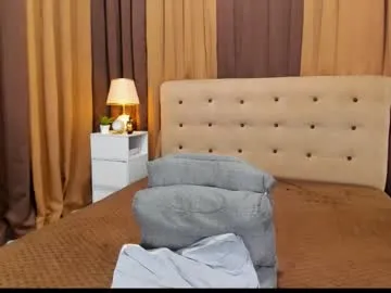 IORio2 – webcam model profile photo Image 17