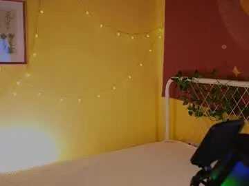 linakorvin – webcam model profile photo Image 10