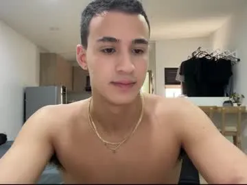 Ranting18 – webcam model profile photo Image 12