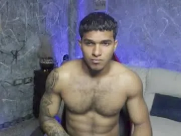 TOP_po – webcam model profile photo Image 5