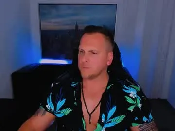 YoungSquad – webcam model profile photo Image 4