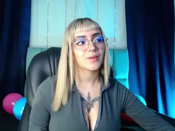 lessboobs_gh Image 8