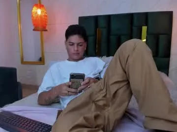 miluegin – webcam model profile photo Image 13