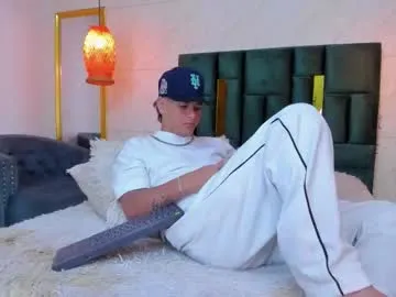 miluegin – webcam model profile photo Image 4