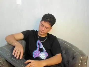 miluegin – webcam model profile photo Image 8