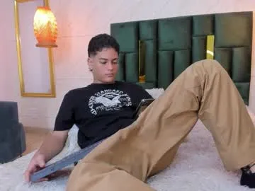 miluegin – webcam model profile photo Image 9