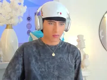 Donovan_Desmond – webcam model profile photo Image 11