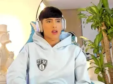 Donovan_Desmond – webcam model profile photo Image 12