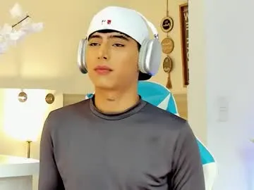 Donovan_Desmond – webcam model profile photo Image 19