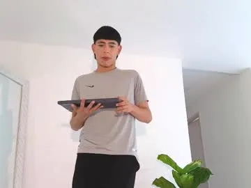 Donovan_Desmond – webcam model profile photo Image 4