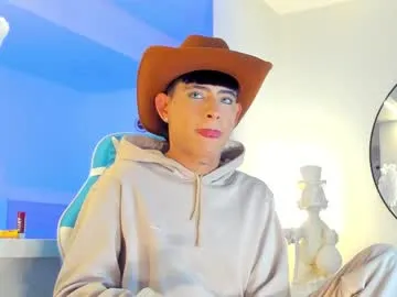 Donovan_Desmond – webcam model profile photo Image 9