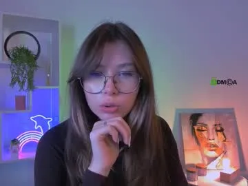 hina_porn – webcam model profile photo Image 12