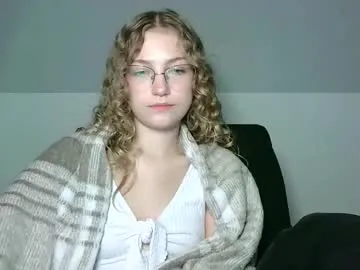 alana15 – webcam model profile photo Image 13