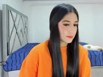 Allla – webcam model profile photo Image 4