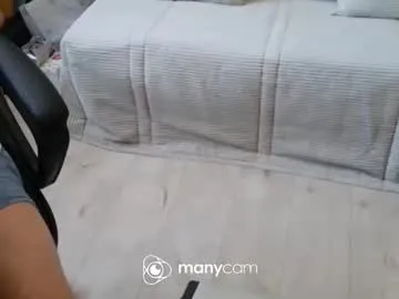 millemimi – webcam model profile photo Image 14