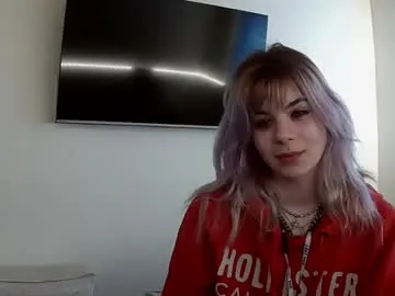 zui_lu – webcam model profile photo Image 3