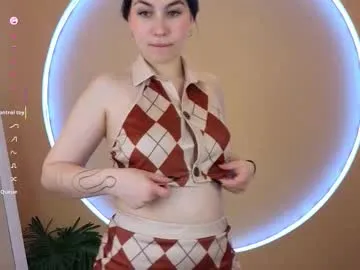 lilylanska – webcam model profile photo Image 2