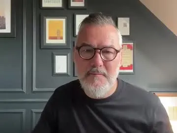 queeneliaa_ – webcam model profile photo Image 11