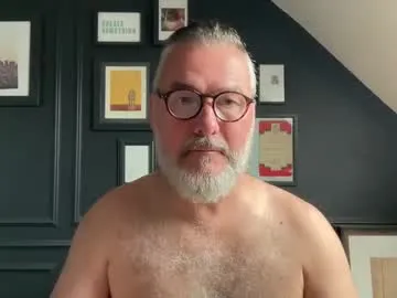 queeneliaa_ – webcam model profile photo Image 13