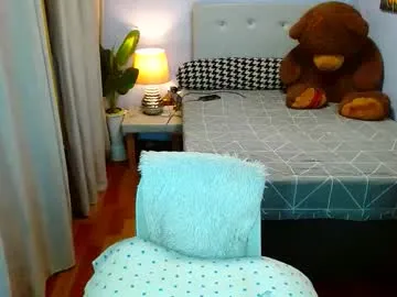 IORio2 – webcam model profile photo Image 17