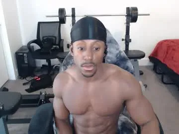 luciancrowe – webcam model profile photo Image 14