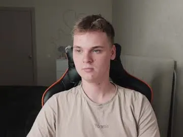 kinksubbydubby – webcam model profile photo Image 17