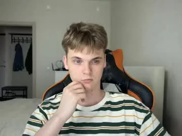 kinksubbydubby – webcam model profile photo Image 2