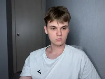 kinksubbydubby – webcam model profile photo Image 3